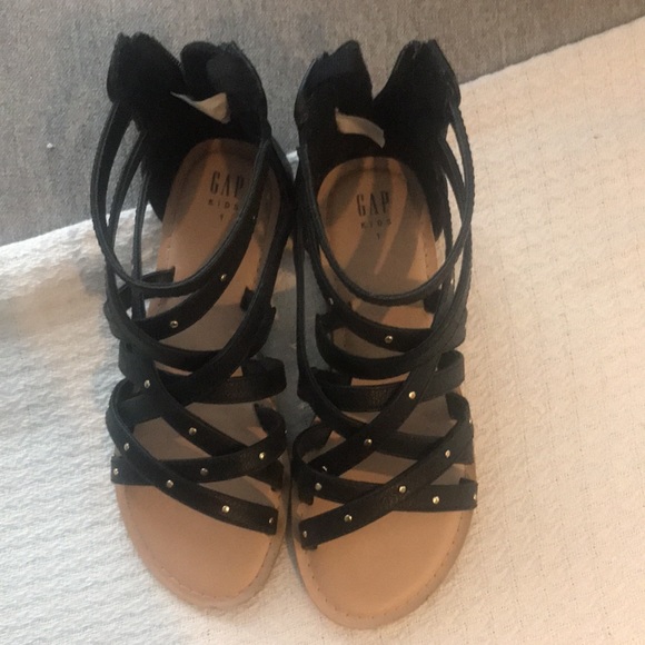 GAP GIRLS BLACK LEATHER STRAPPY SANDALS size 1 - Picture 3 of 8